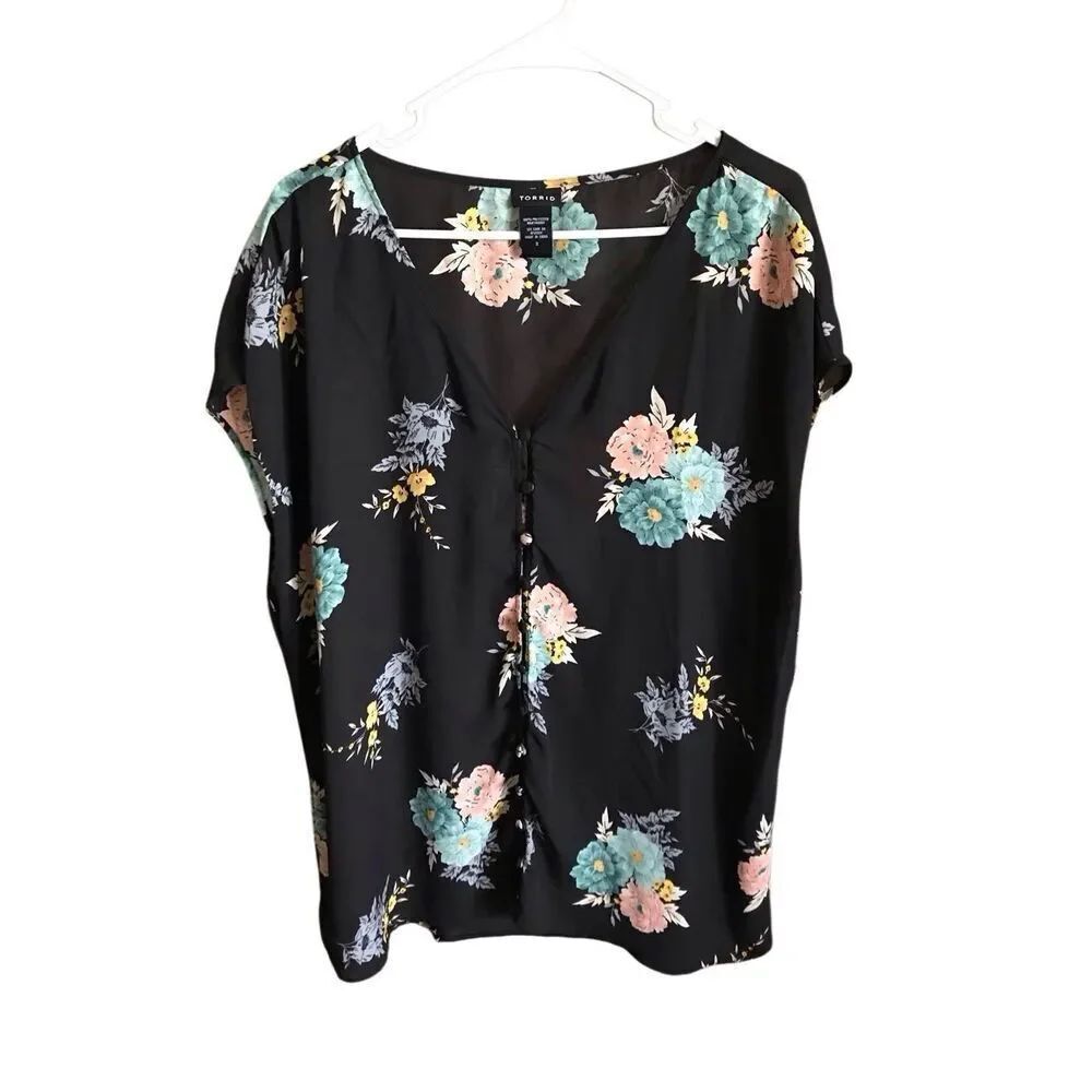Torrid dolman sleeve floral black top blouse button front Size 2 = 2X